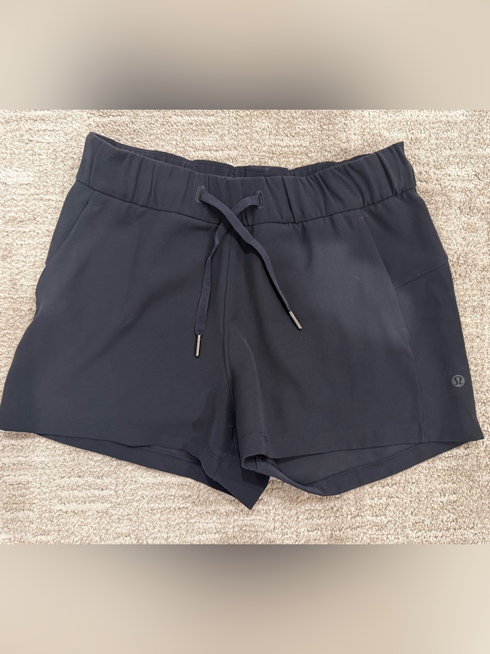 lululemon athletica Black on the fly shorts 2.5” size 4